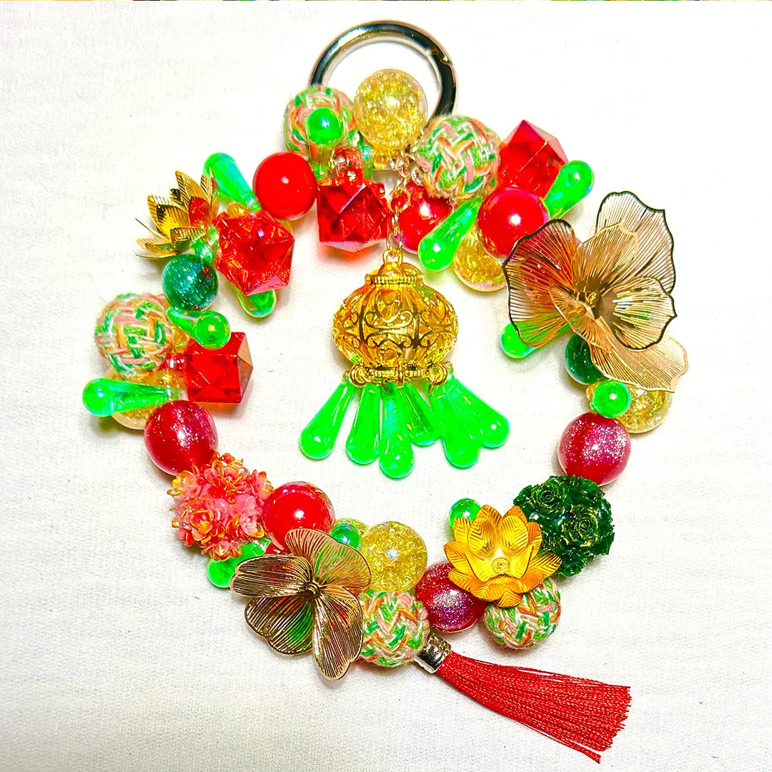 【Co-Creation】Golden Mirage for Car Handing/Pen- Open in live