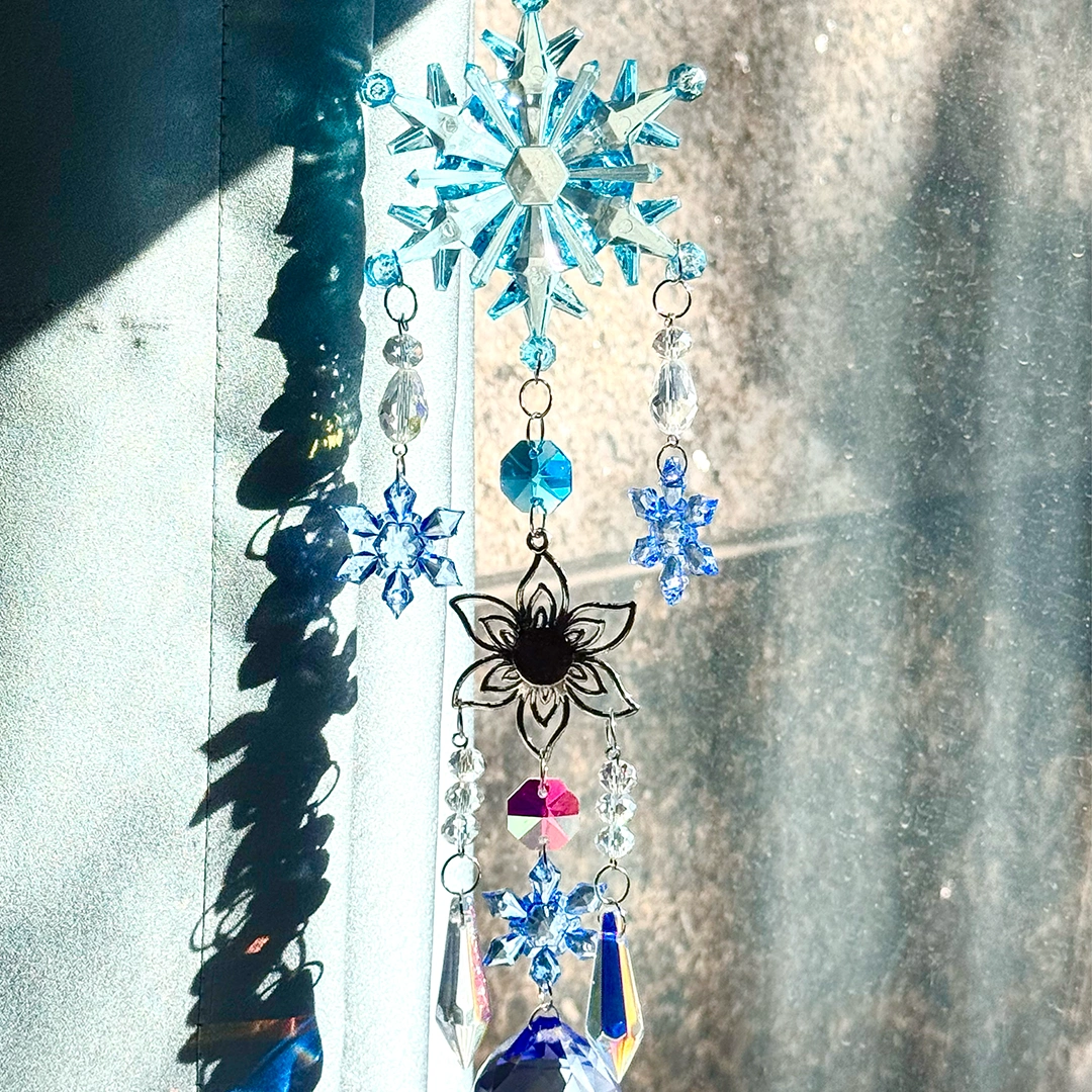 【New Arrival +1 Scoop】Ice & Snow Sun Catcher - Open in live