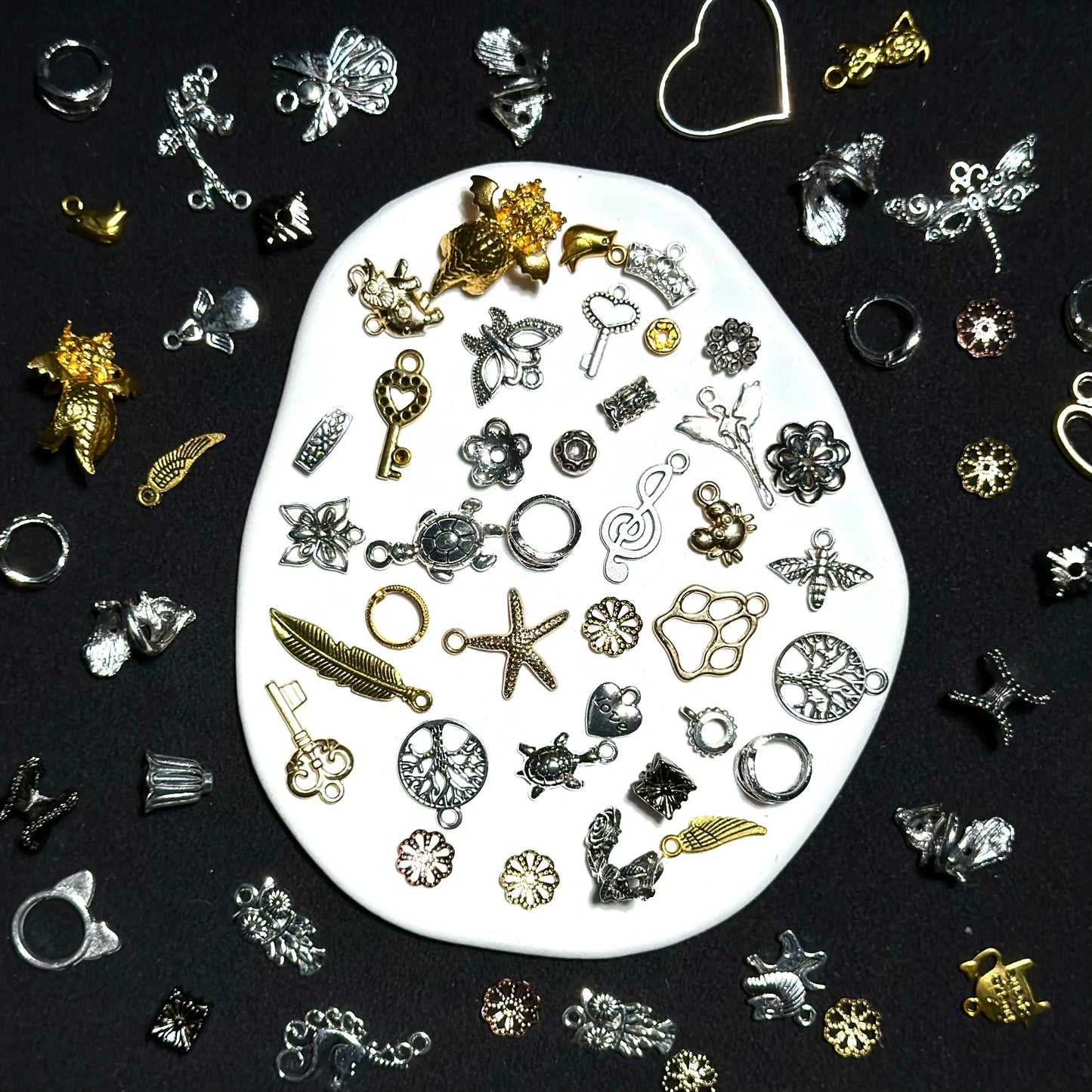 Alloy Accessories Blind Bag for Bracelet/ Necklace/ Key/ phone chain- Open in live