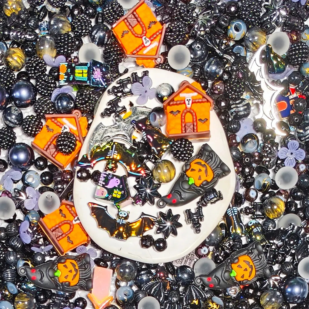 [New Arrival] Bat Castle for Bracelet/Hanging/Pen - Open in live