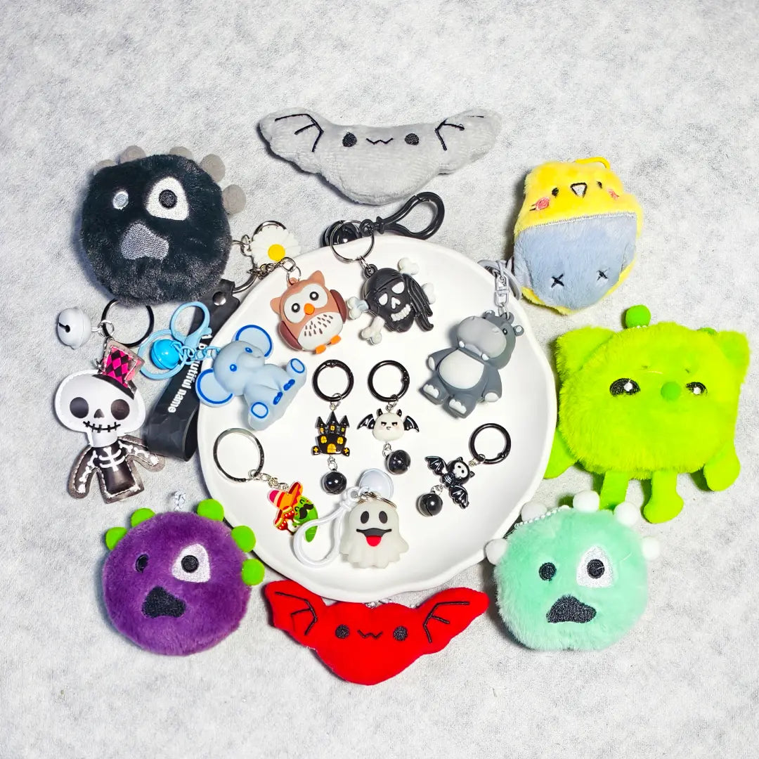 [Pre-sale][Festive Renew] Keychain Loops Blind Bag for Keychain/Phone chain- Open in live