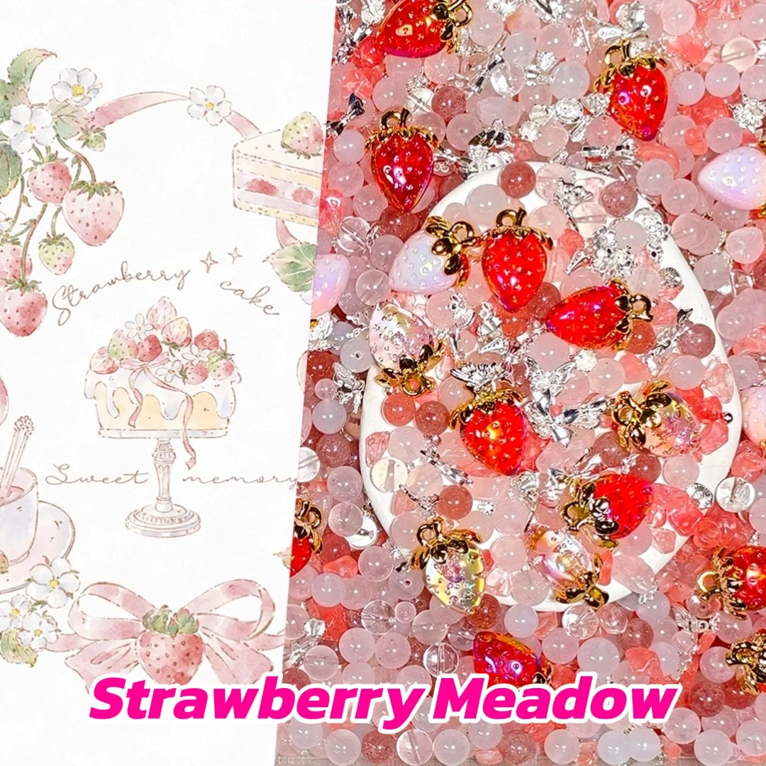 [Crystal] Strawberry Meadow for Key/Phone Chain/Bracelet/Hanging - Open in live