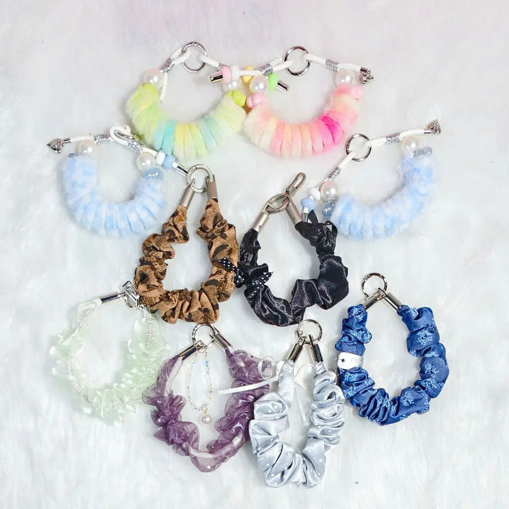 [New Arrival+10% Extra] Ruffle Phone Wristlet Blind Bag - Open in live