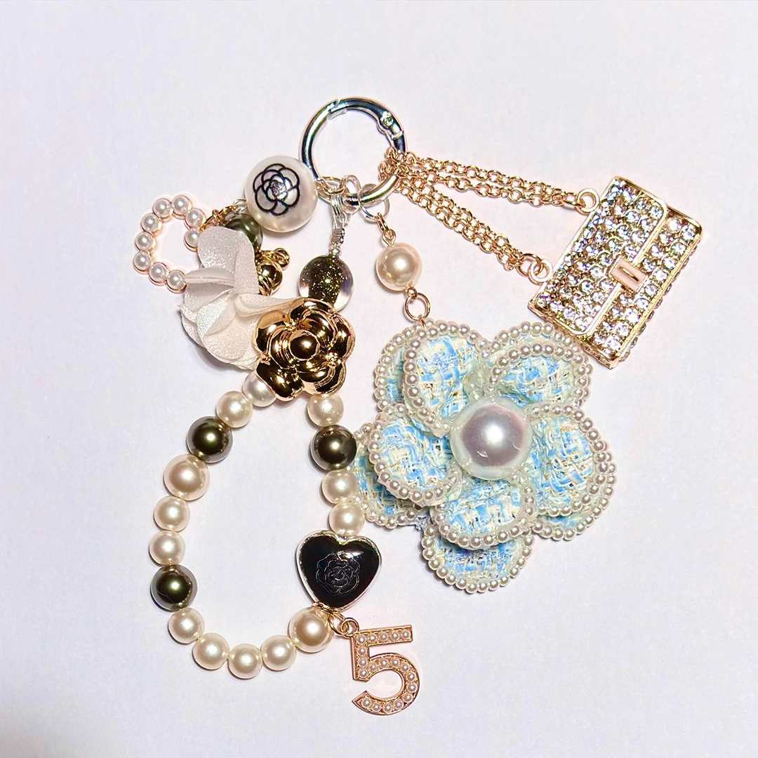 【New Arrival+ 1 Scoop】The first camellia for Car Hanging/Pen- Open in live